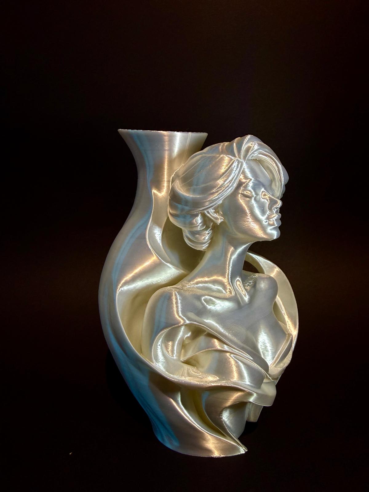 Freya — Vază Sculptură