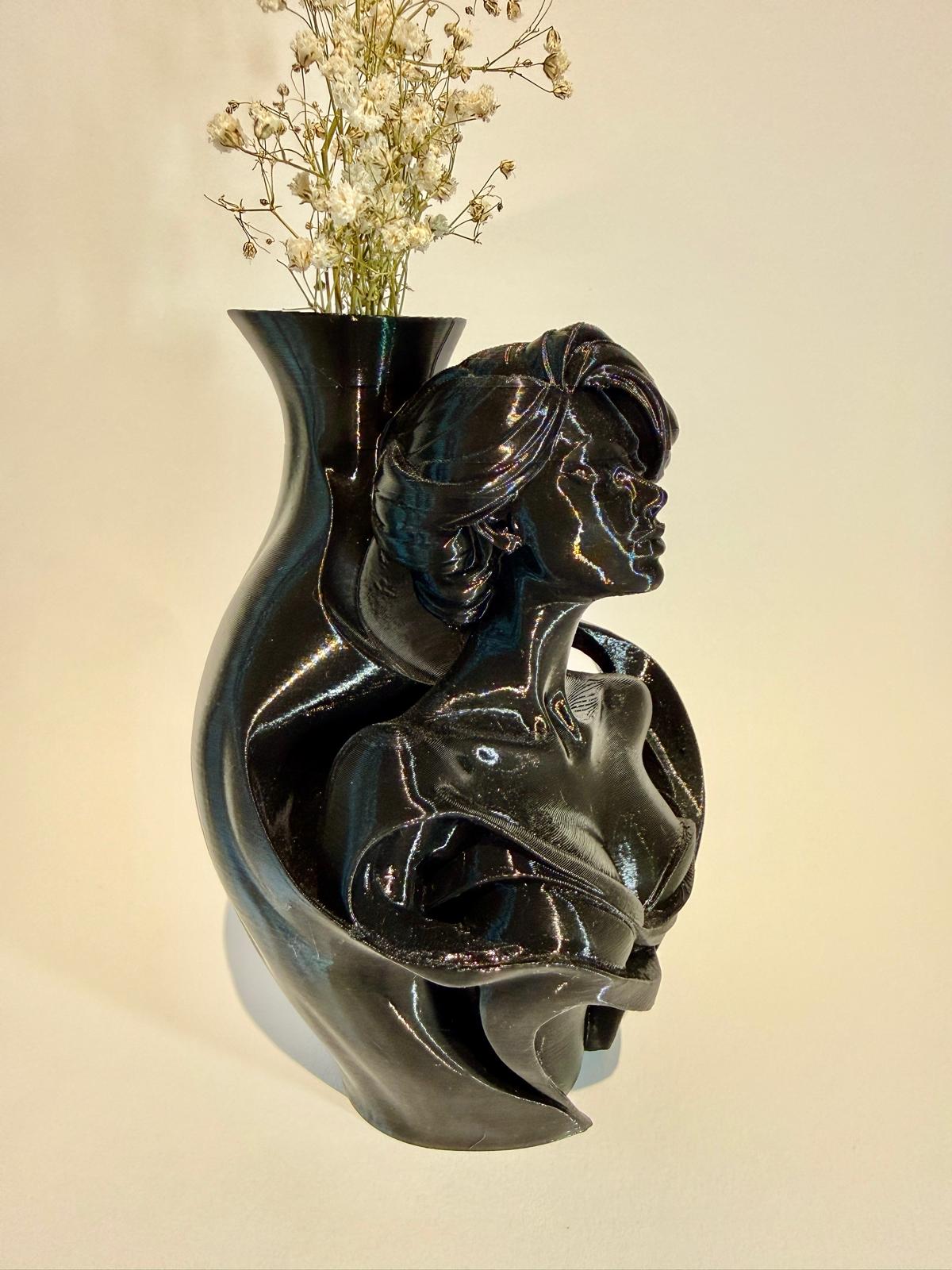 Freya — Vază Sculptură
